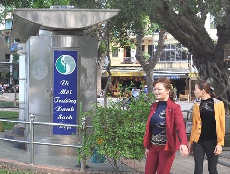 Ha Noi sap co them hang tram nha ve sinh cong cong hinh anh