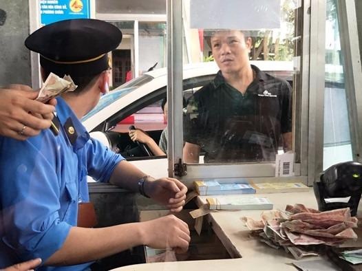 Bo truong Giao thong yeu cau dut diem viec thu phi cau Ben Thuy hinh anh