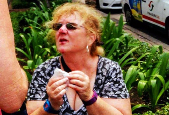 Du khach nga dap mat o quan 1 duoc den 1.000 USD hinh anh