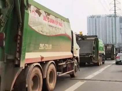 'Tap doan' xe cho rac rong ran lan lan buyt nhanh Ha Noi hinh anh