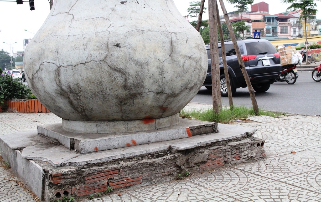 Cot dong ho Ha Noi anh 3