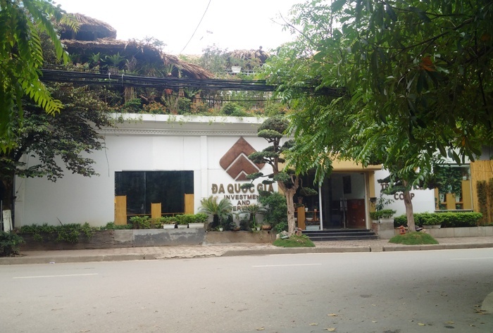 Pho thu tuong chi dao kiem tra viec bien dat bai gui xe thanh quan bia hinh anh