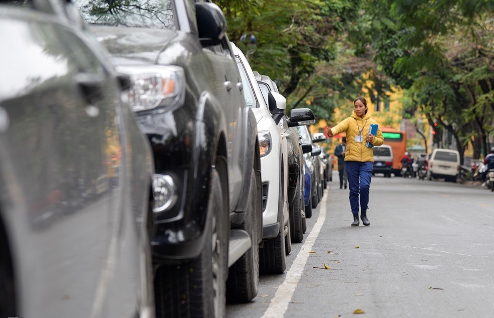 Ha Noi chinh thuc thi diem dich vu giu oto qua dien thoai di dong hinh anh