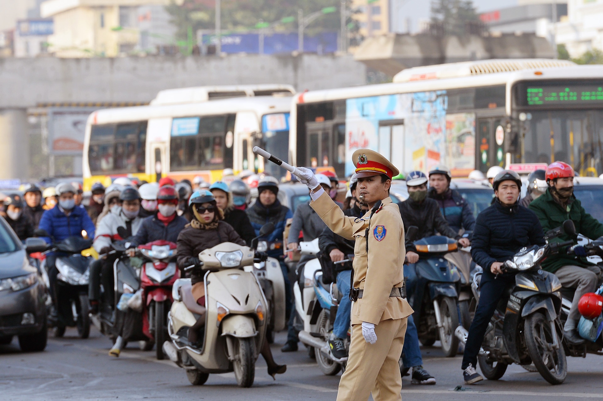Ha Noi phan luong 10 tuyen pho phuc vu APEC hinh anh