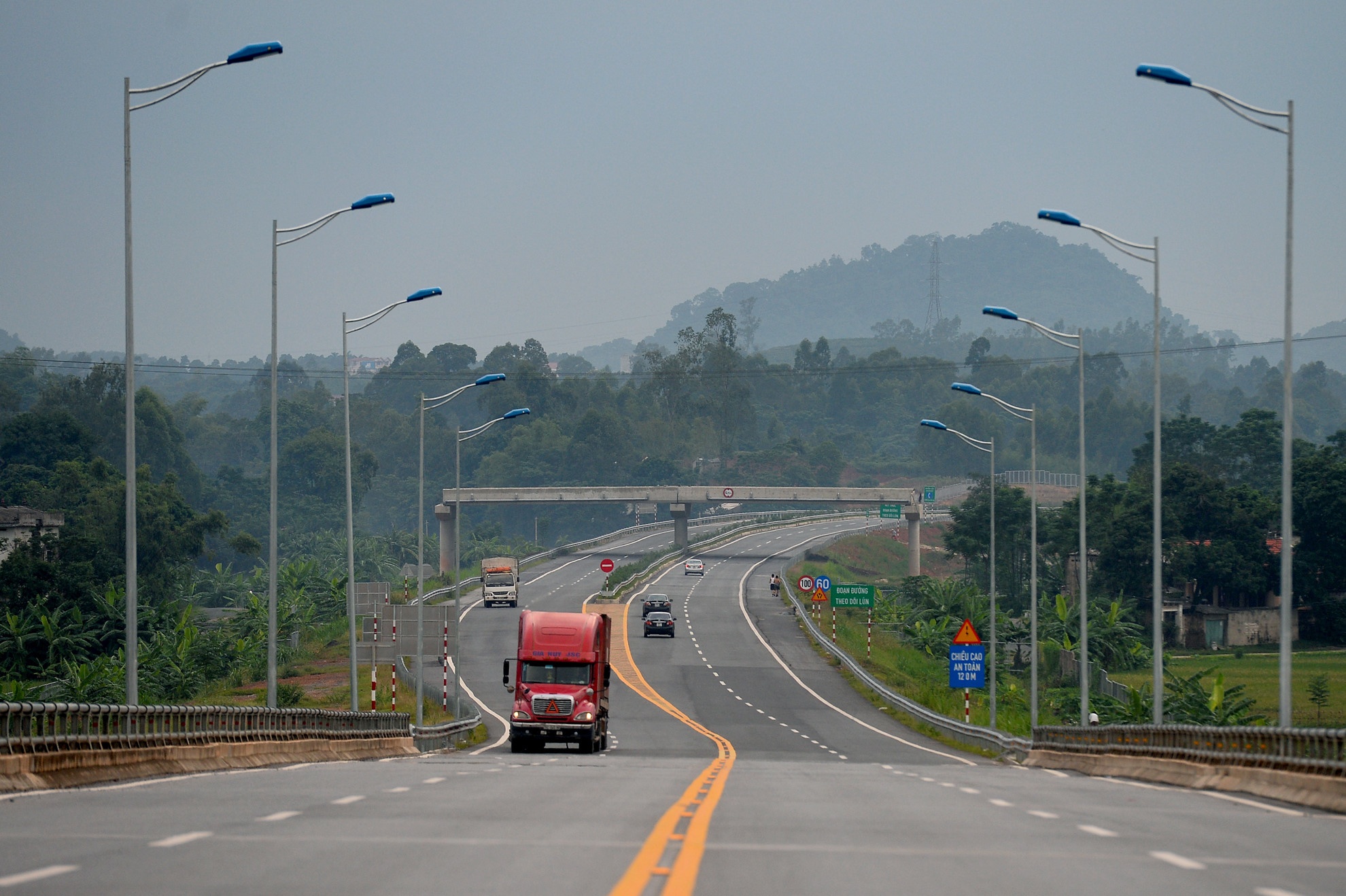 Vay Trung Quốc 300 triệu USD làm cao tốc ảnh 1 Vay Trung Quoc 300 trieu USD lam cao toc anh 1