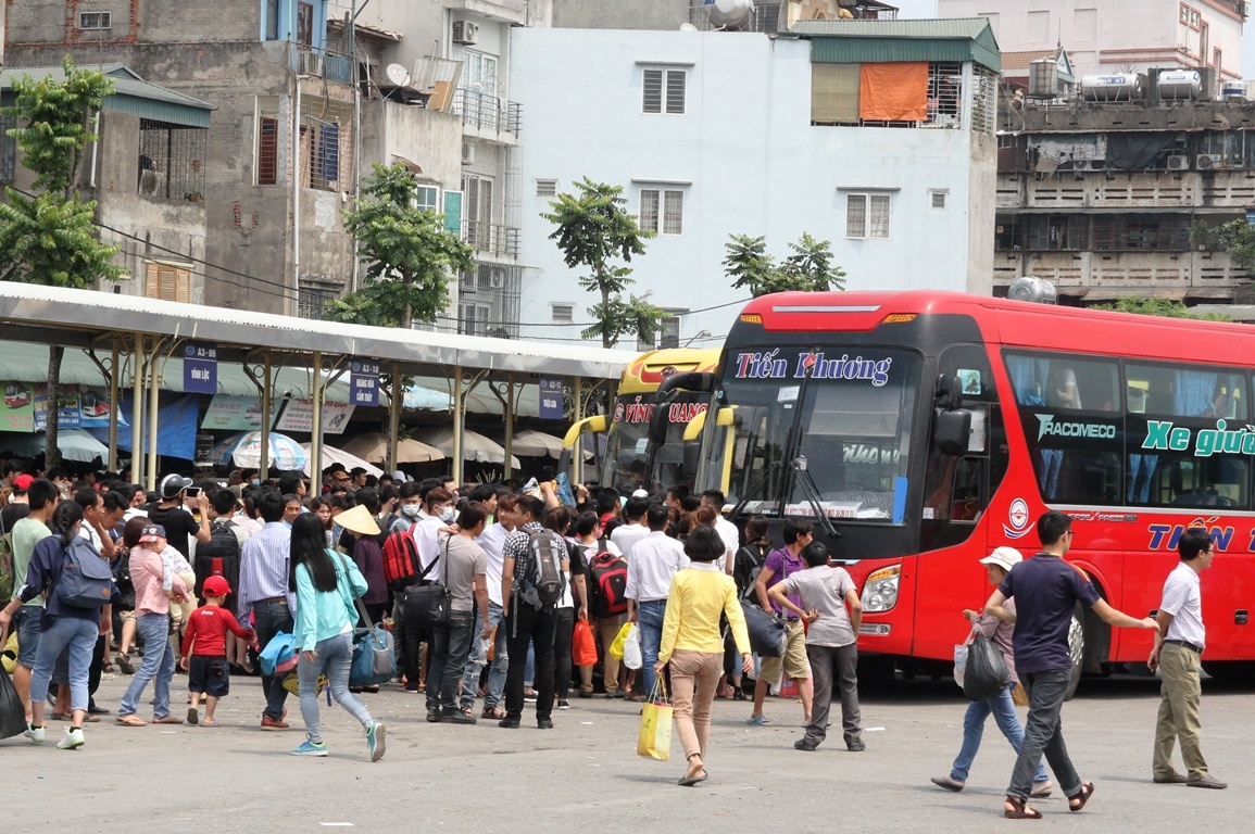 Chu tich Ha Noi: Khong co 'loi ich nhom' khi chuyen tuyen xe khach hinh anh