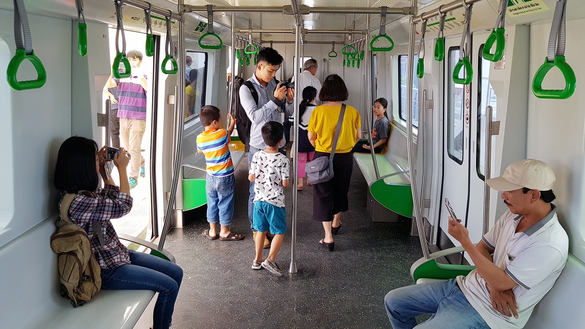 Mo cua ga La Khe anh 2