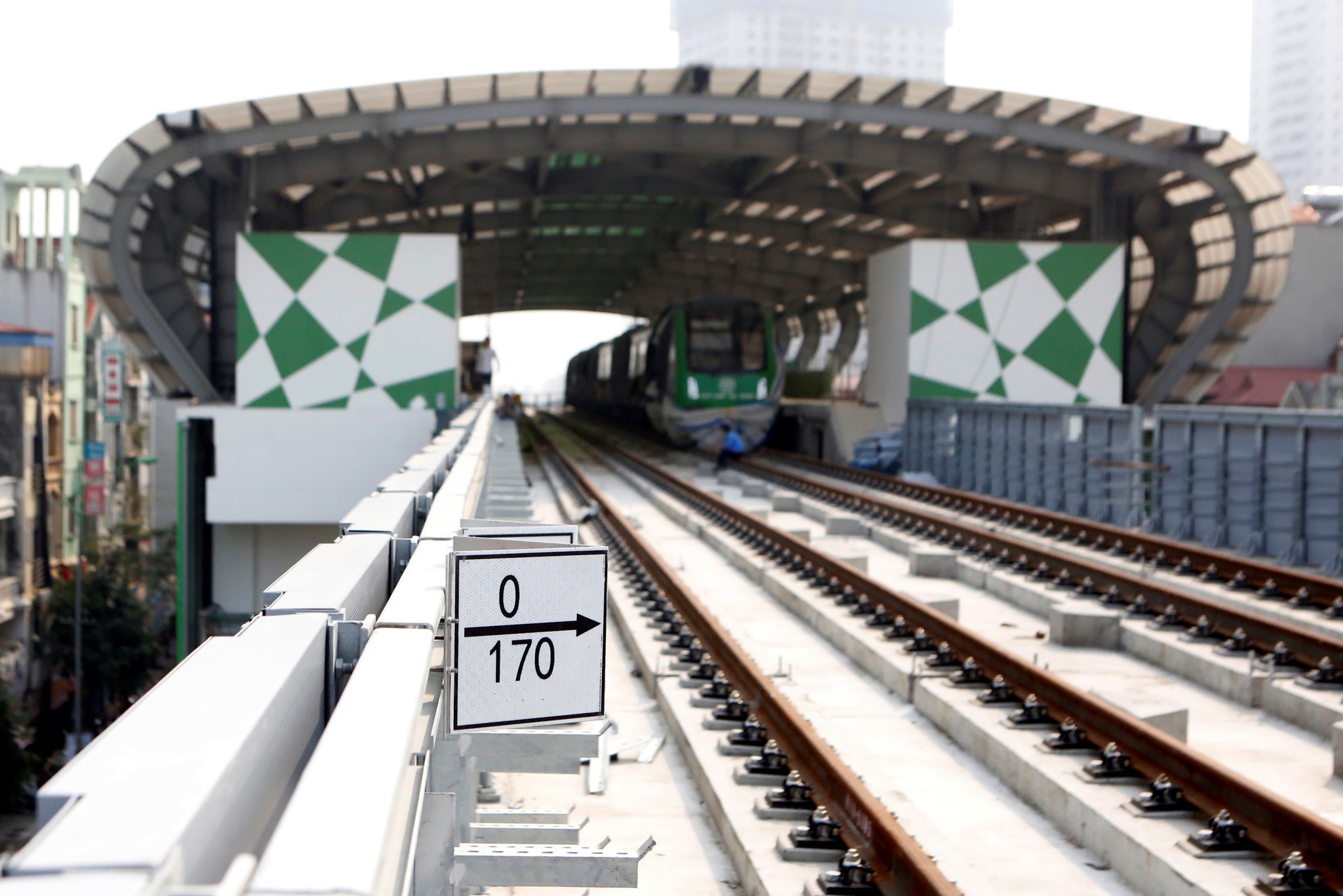 Lanh dao duong sat Cat Linh - Ha Dong phan hoi viec 'dao' ban ve hinh anh