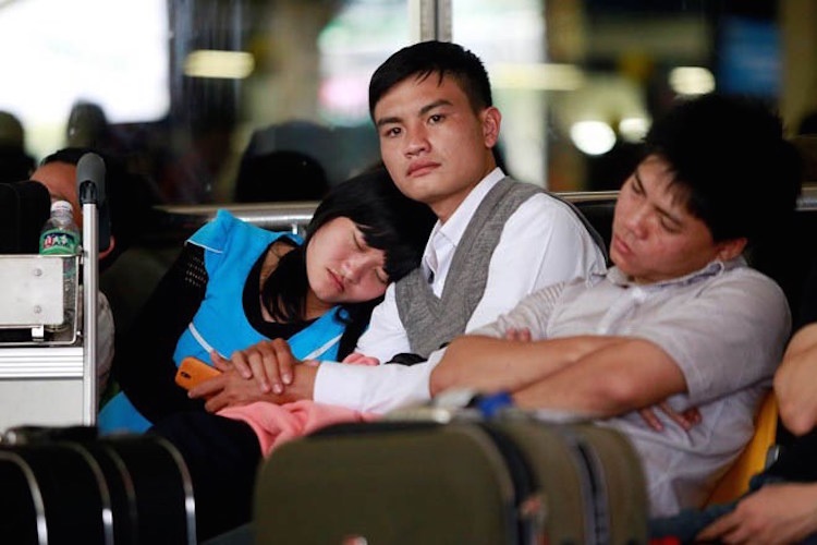 Hon 800 chuyen bay bi cham, huy trong mot tuan hinh anh