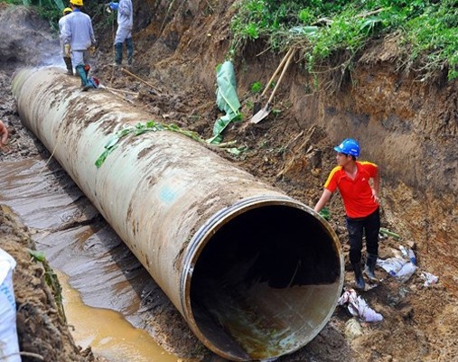 Dan Ha Noi mat nuoc vi duong ong song Da gap su co lan thu 21 hinh anh