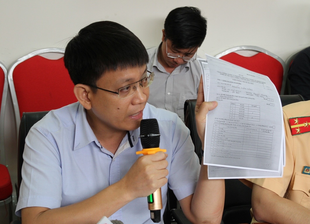 'Khong the phat phieu khao sat den tat ca nguoi dan Ha Noi' hinh anh