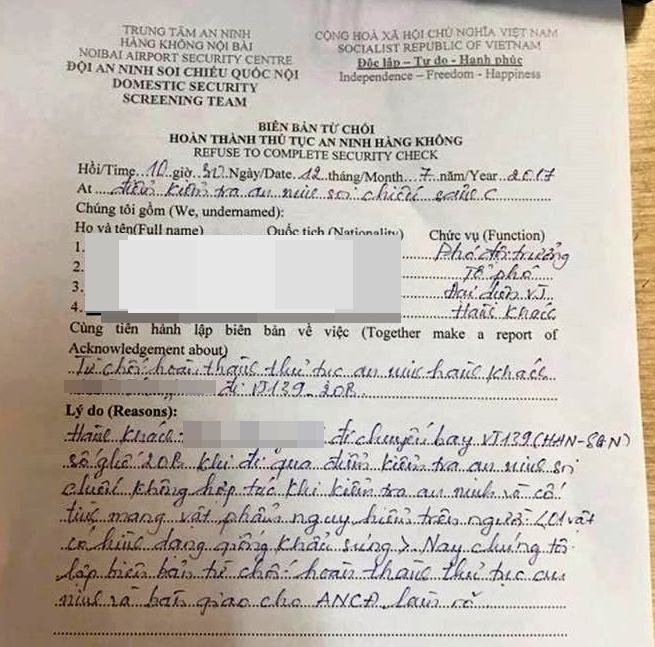 Mang sung gia len may bay anh 1