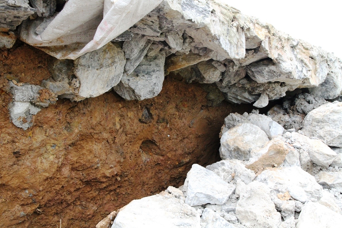 Can canh duong tien ty chua xay xong da do sup o Ha Noi hinh anh