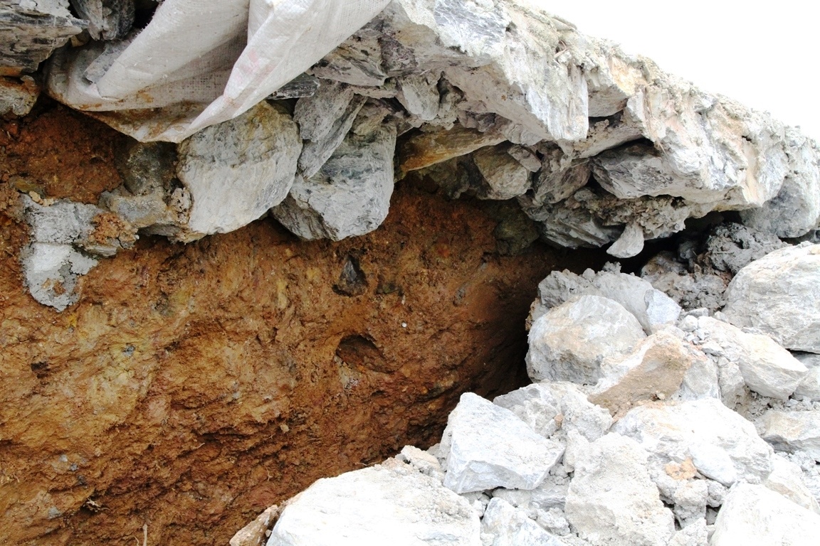 Duong chua xay xong da sup anh 3