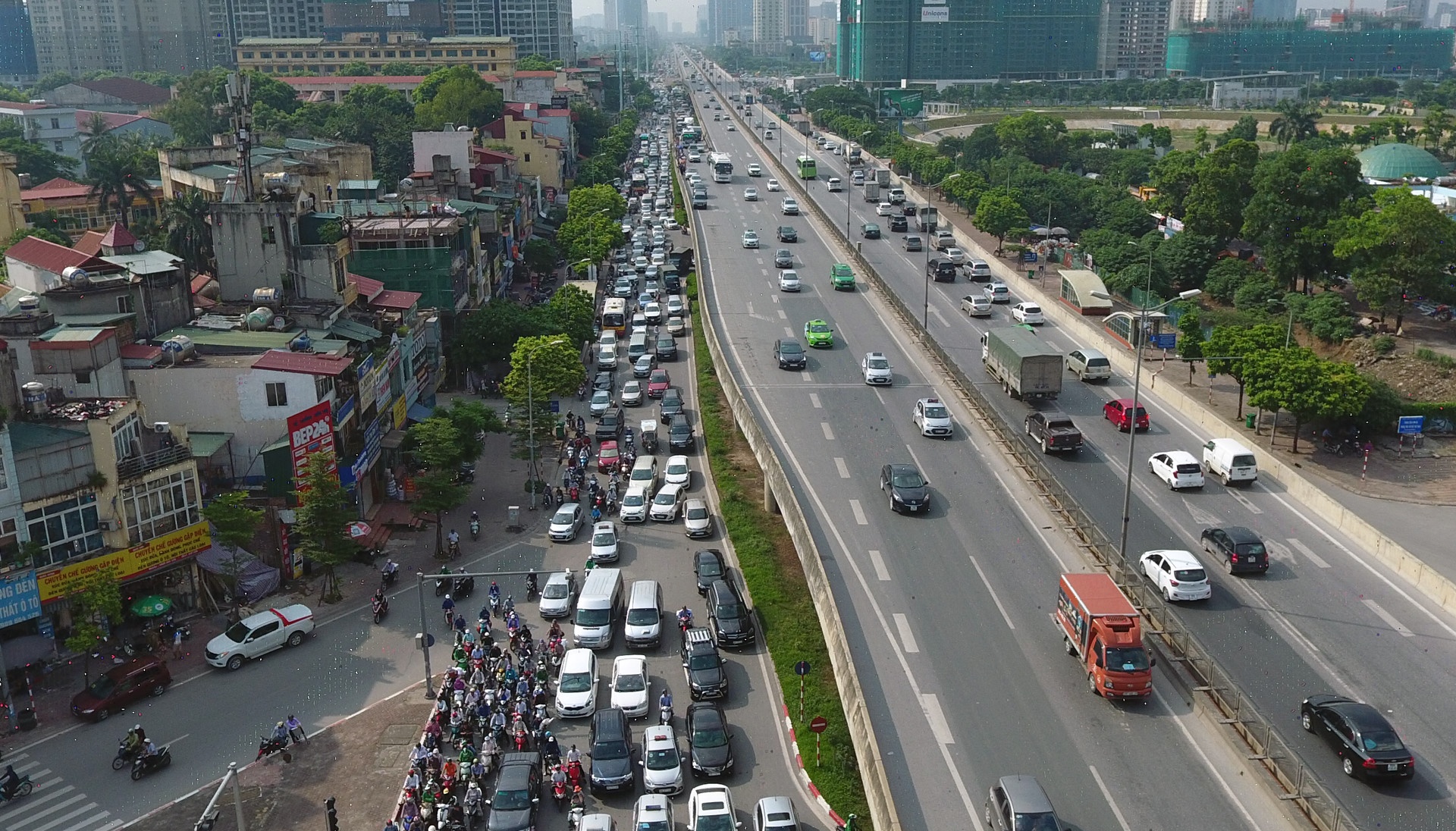 Nguoi dan un un roi Ha Noi ve que nghi le 2/9 hinh anh