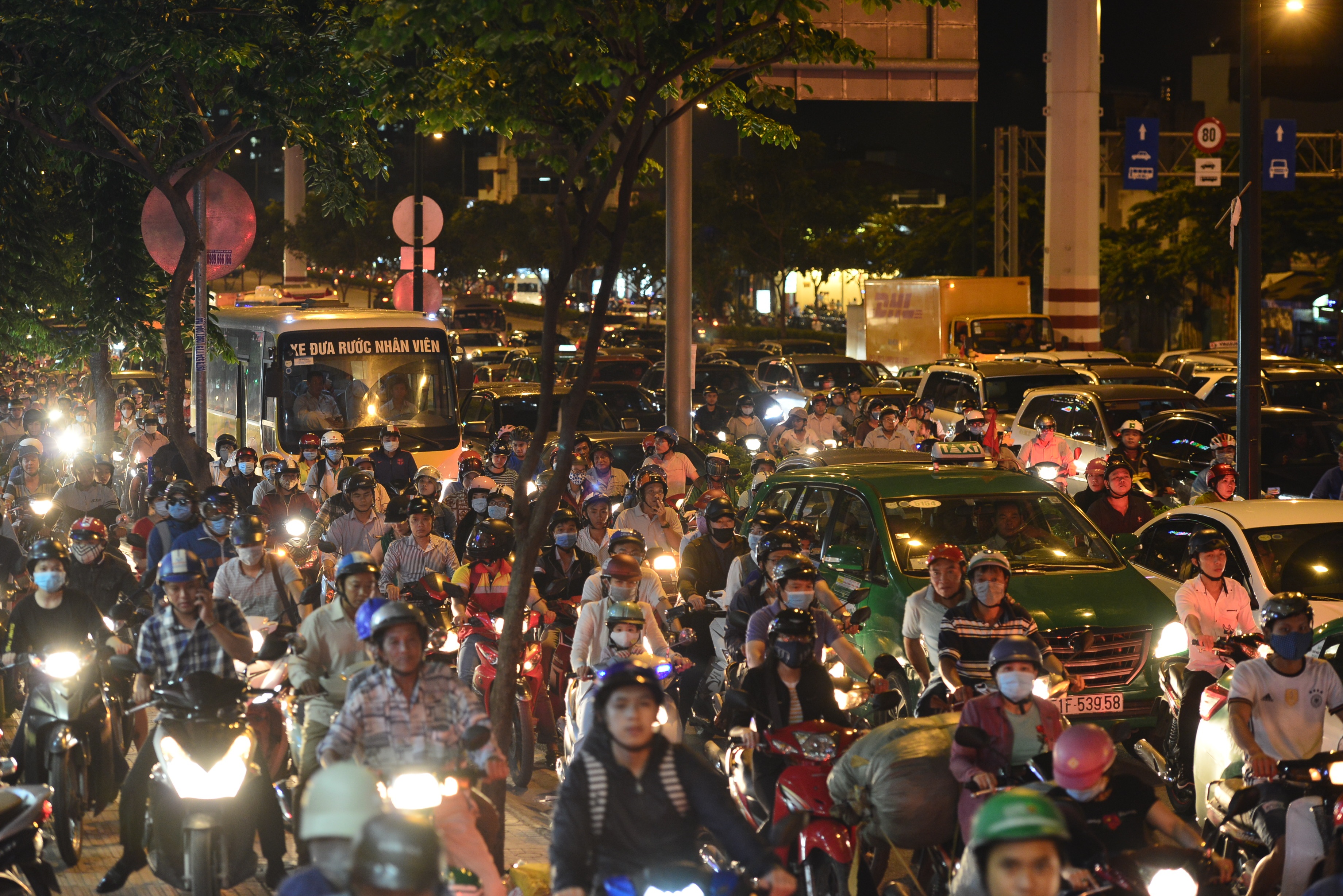 TP.HCM ket cung anh 1