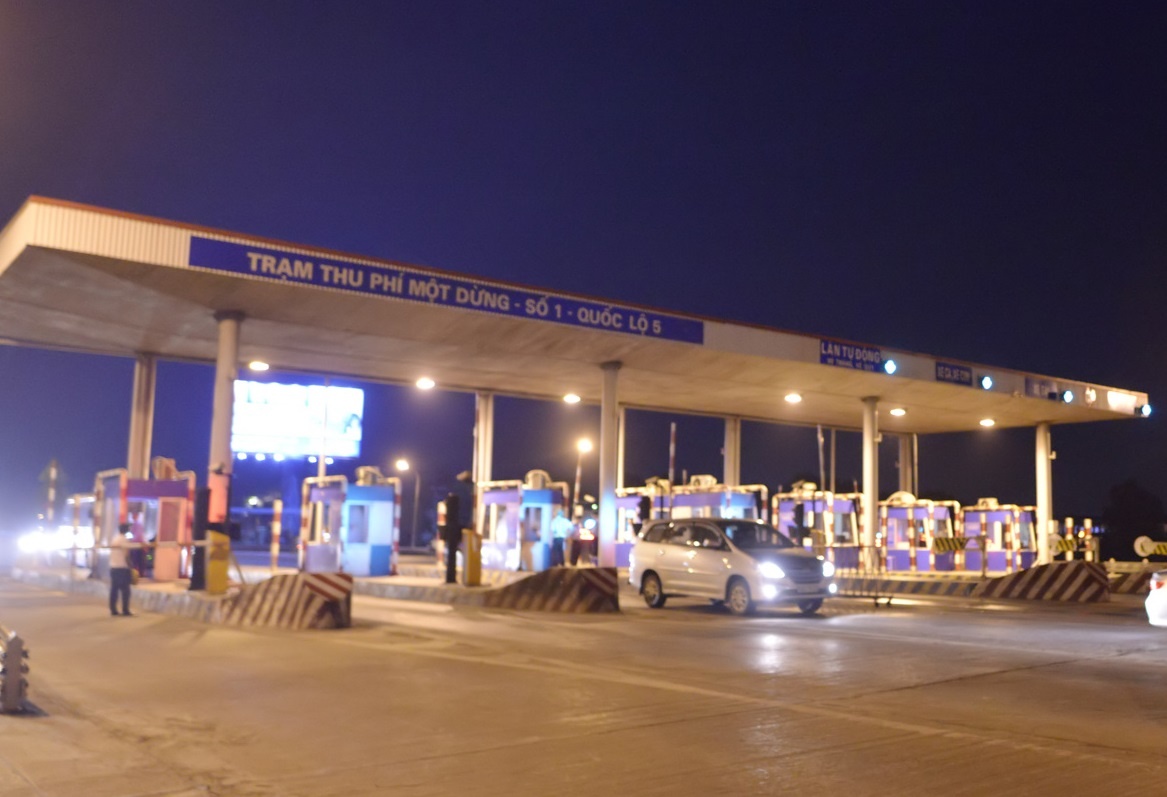 BOT quoc lo 5 xa tram vi tai xe dung tien le mua ve hinh anh