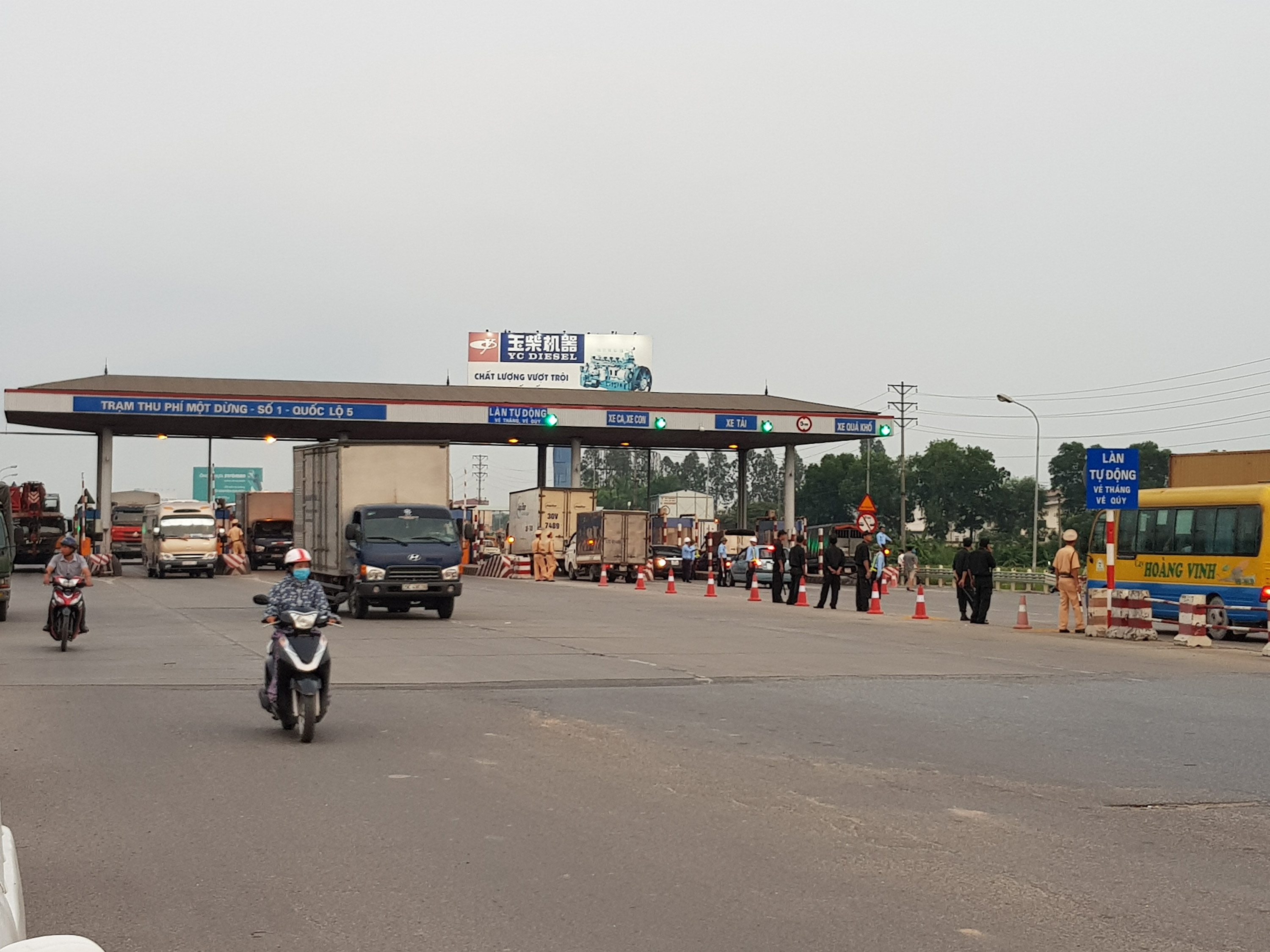 Dung tien le tra phi BOT anh 2