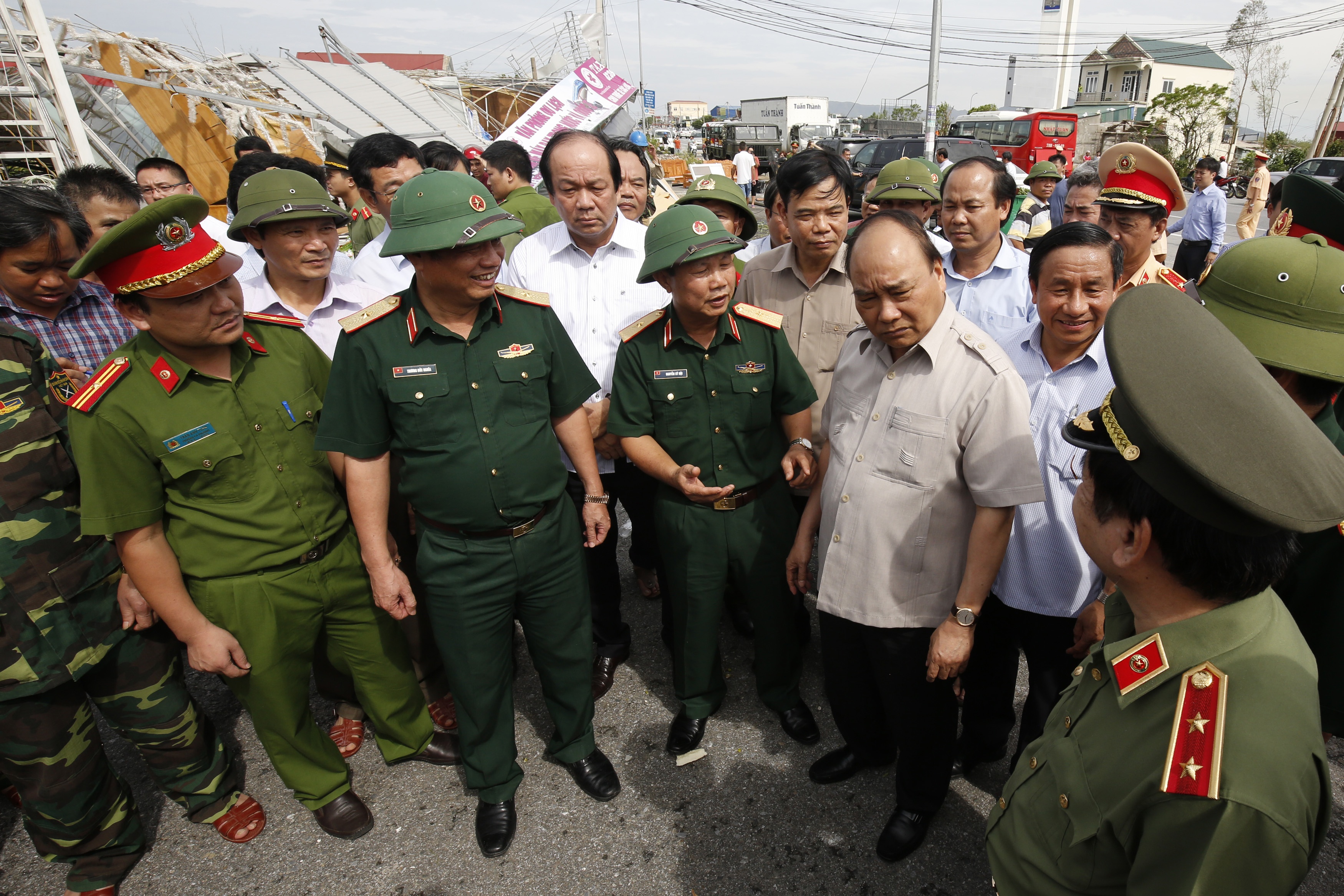 Thu tuong chi dao khac phuc bao so 10 anh 2