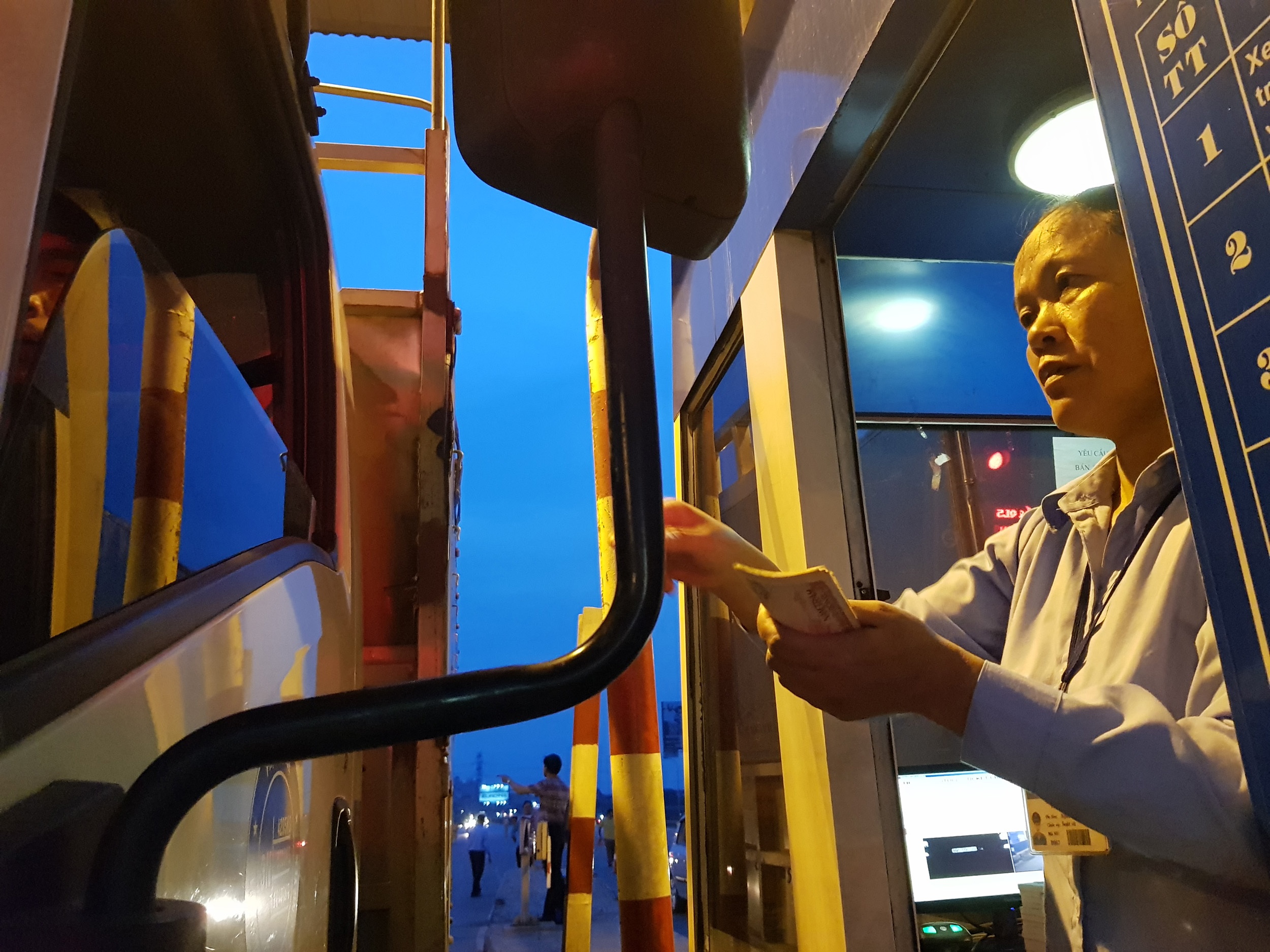 Bo GTVT ra soat giam phi 54 tram BOT tren ca nuoc hinh anh