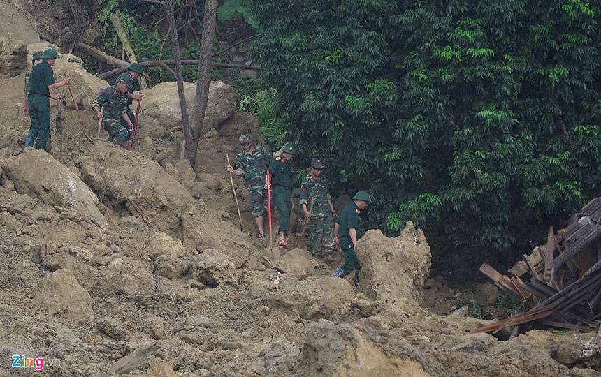 18 nguoi bi vui dat Hoa Binh anh 2