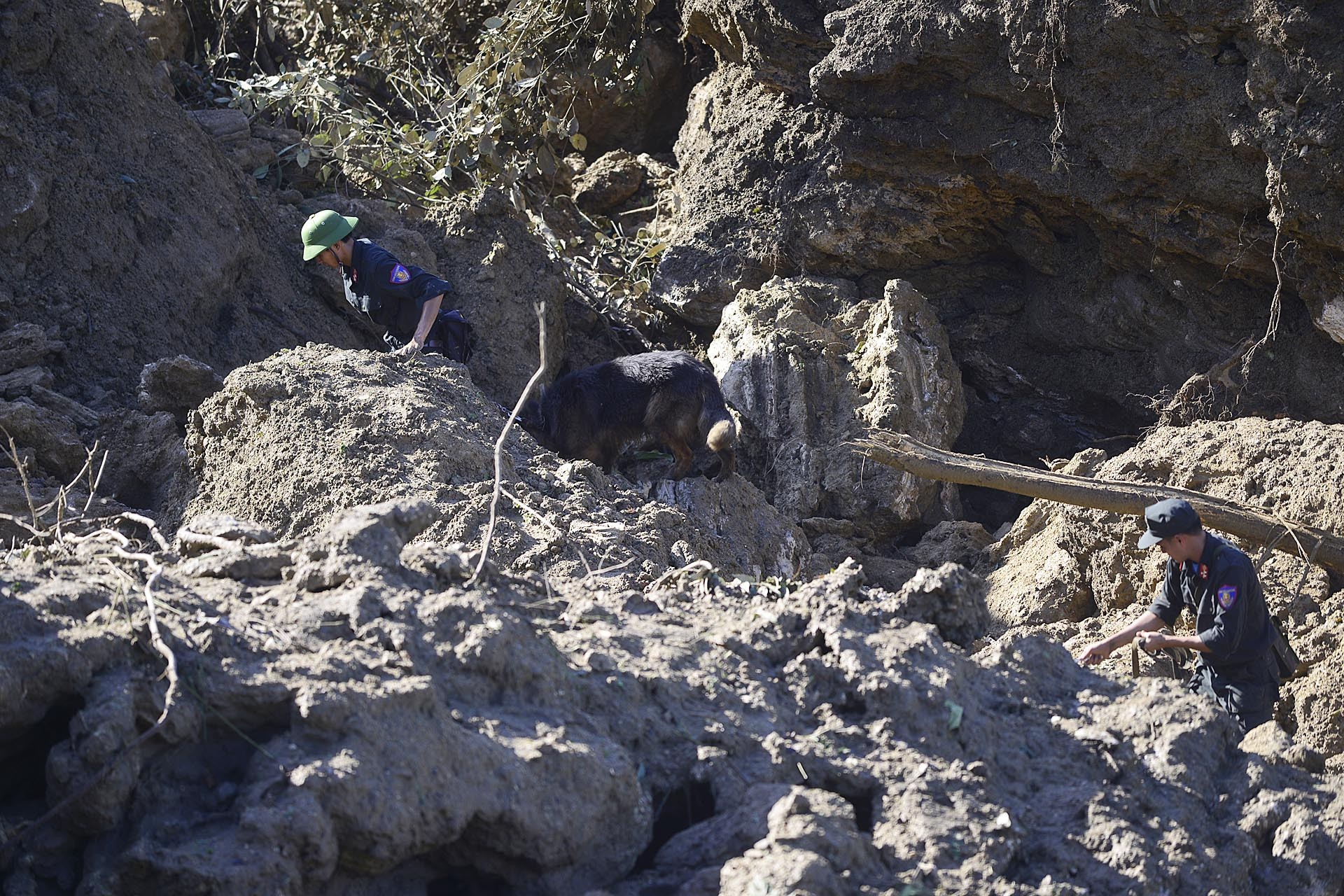 18 người bị chôn vùi Hòa Bình ảnh 1 18 nguoi bi chon vui Hoa Binh anh 1