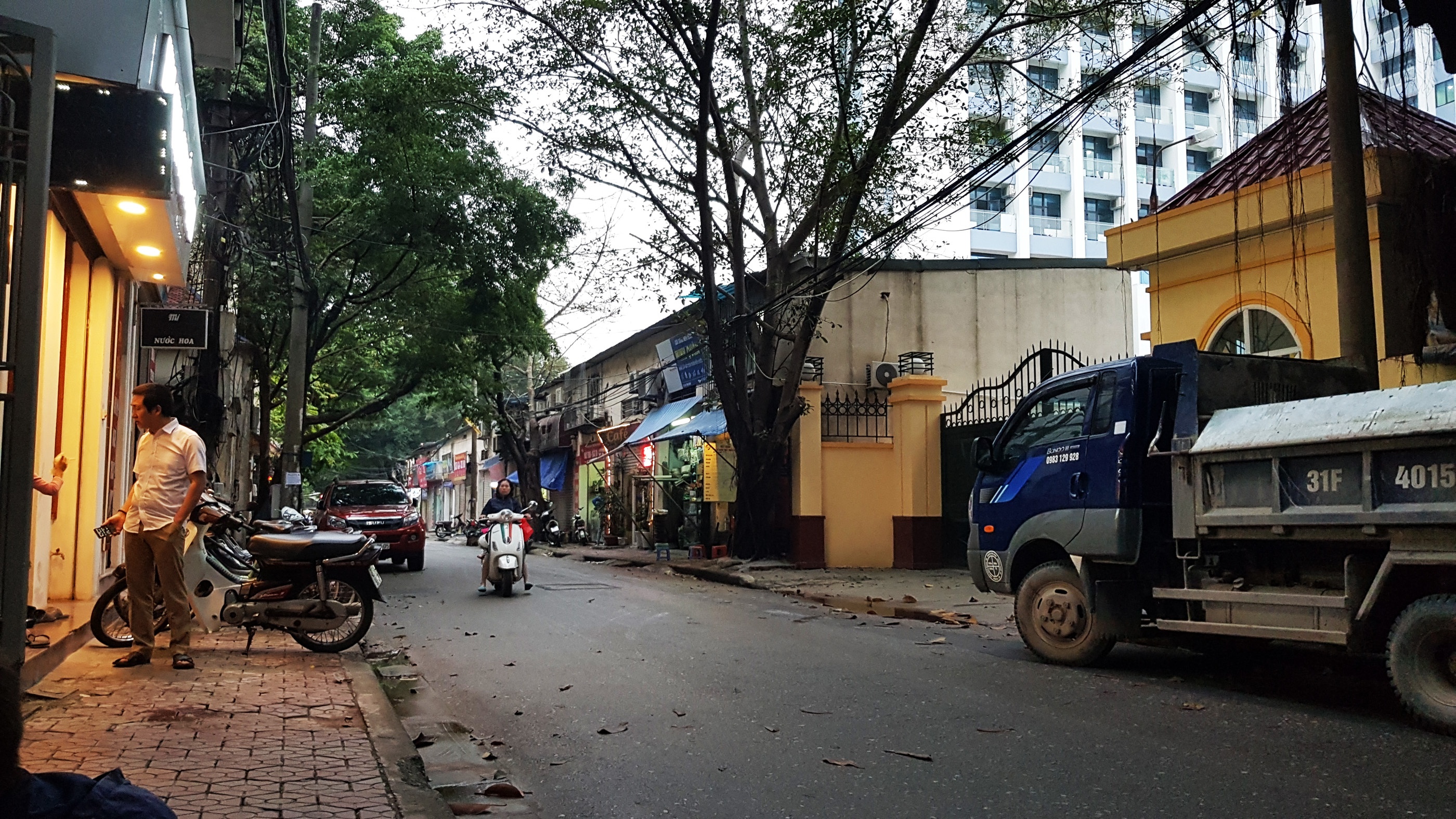 Nguoi hien 5.000 luong vang anh 7