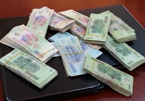 Truy tim ke chiem gan 800 trieu qua Facebook hinh anh