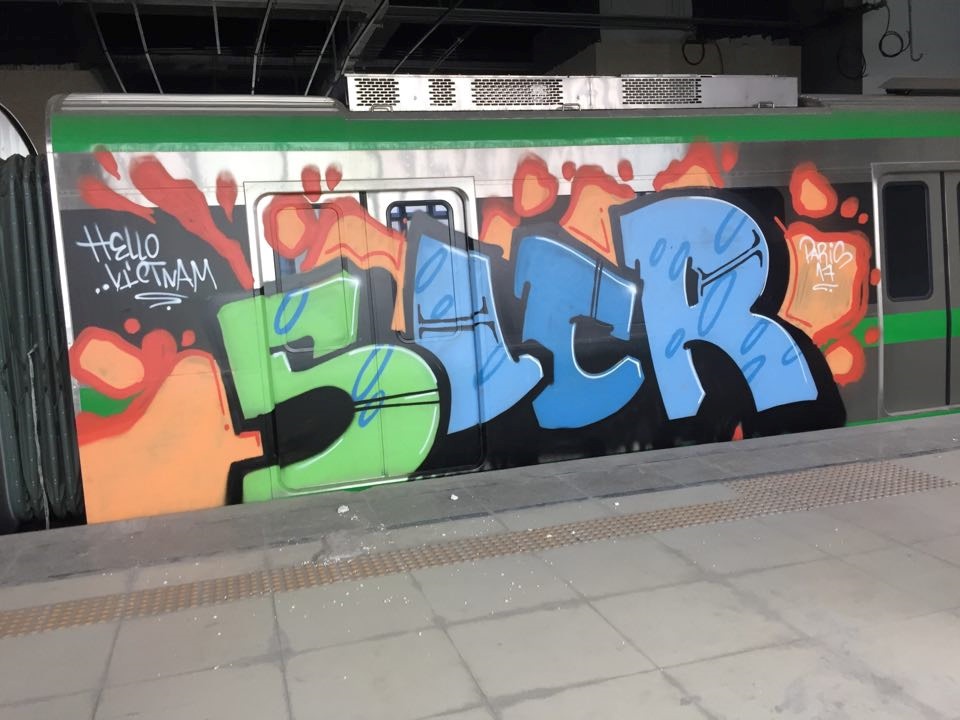 Cong an dieu tra vu ve chang chit len tau Cat Linh - Ha Dong hinh anh