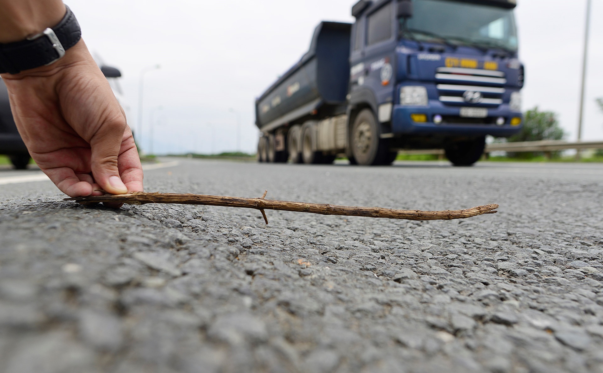 Bo truong Nguyen Van The: 'Chua con duong nao lam toi hai long' hinh anh