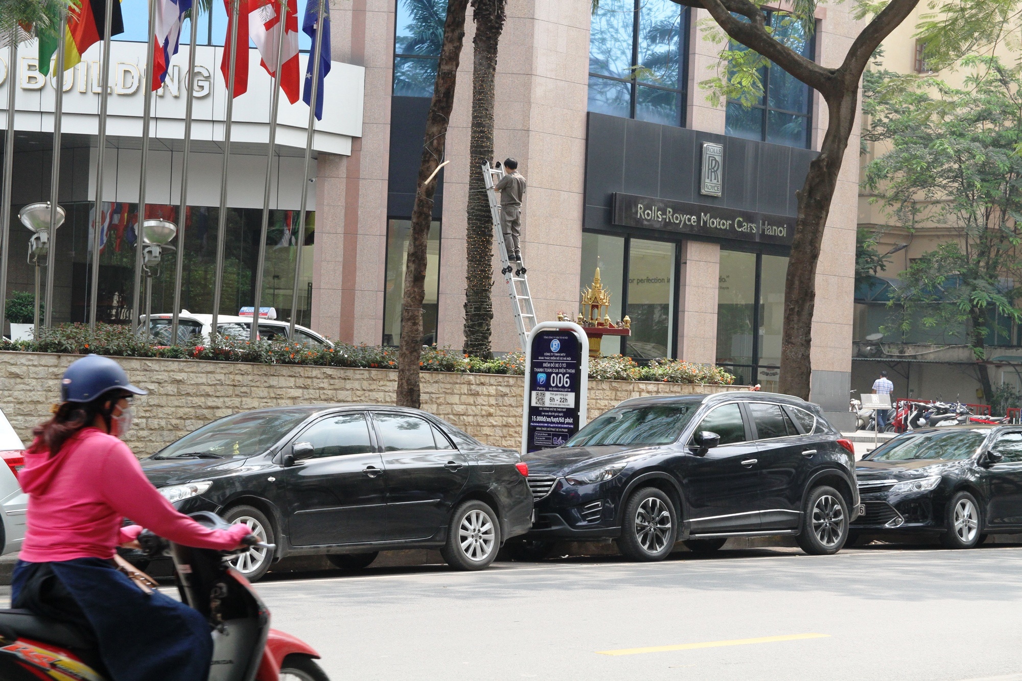 Ha Noi tang phi trong giu xe anh 2