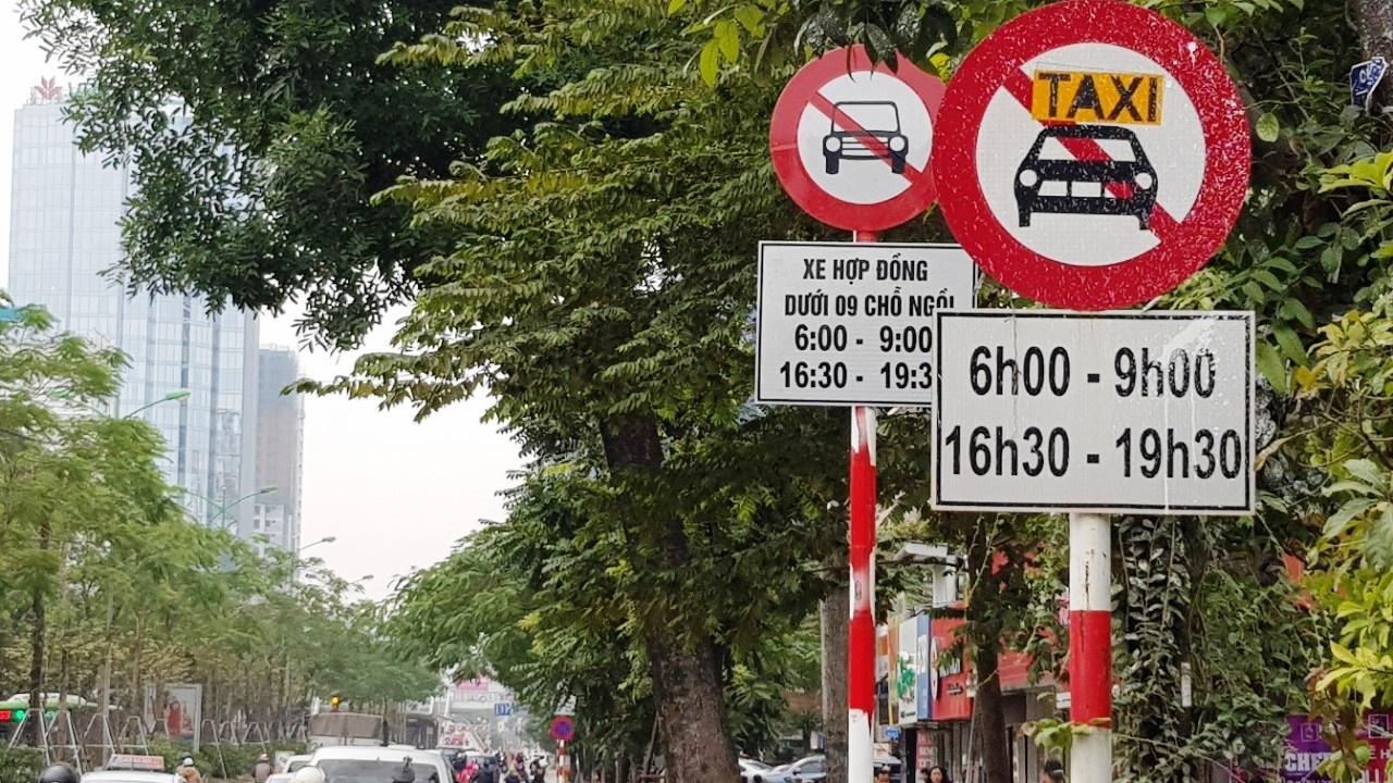 Kho phan biet Uber, Grabtaxi voi xe ca nhan de xu phat hinh anh