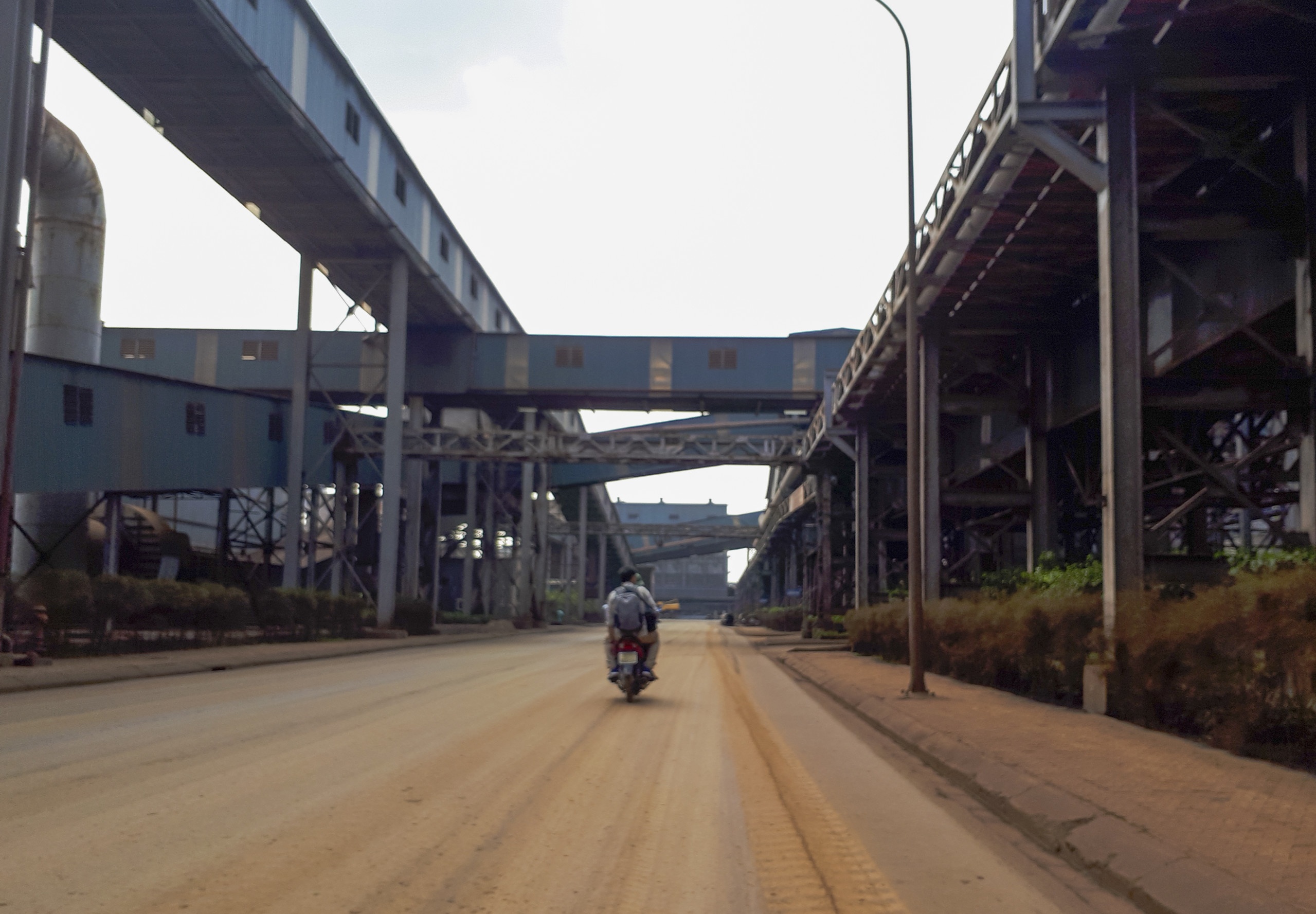 Chay nha may thep Hoa Phat anh 3