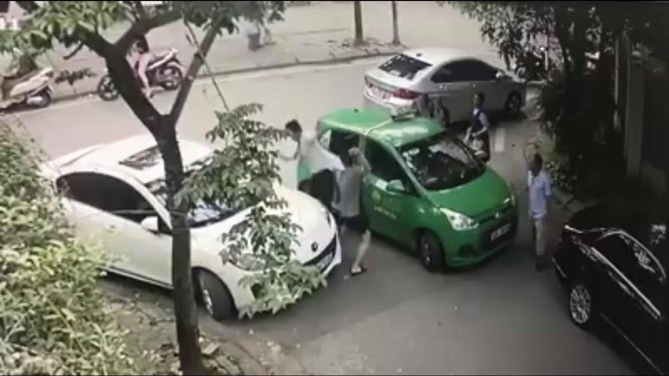Hang taxi quyet 'lam toi cung' vu tai xe bi danh chay mau dau hinh anh