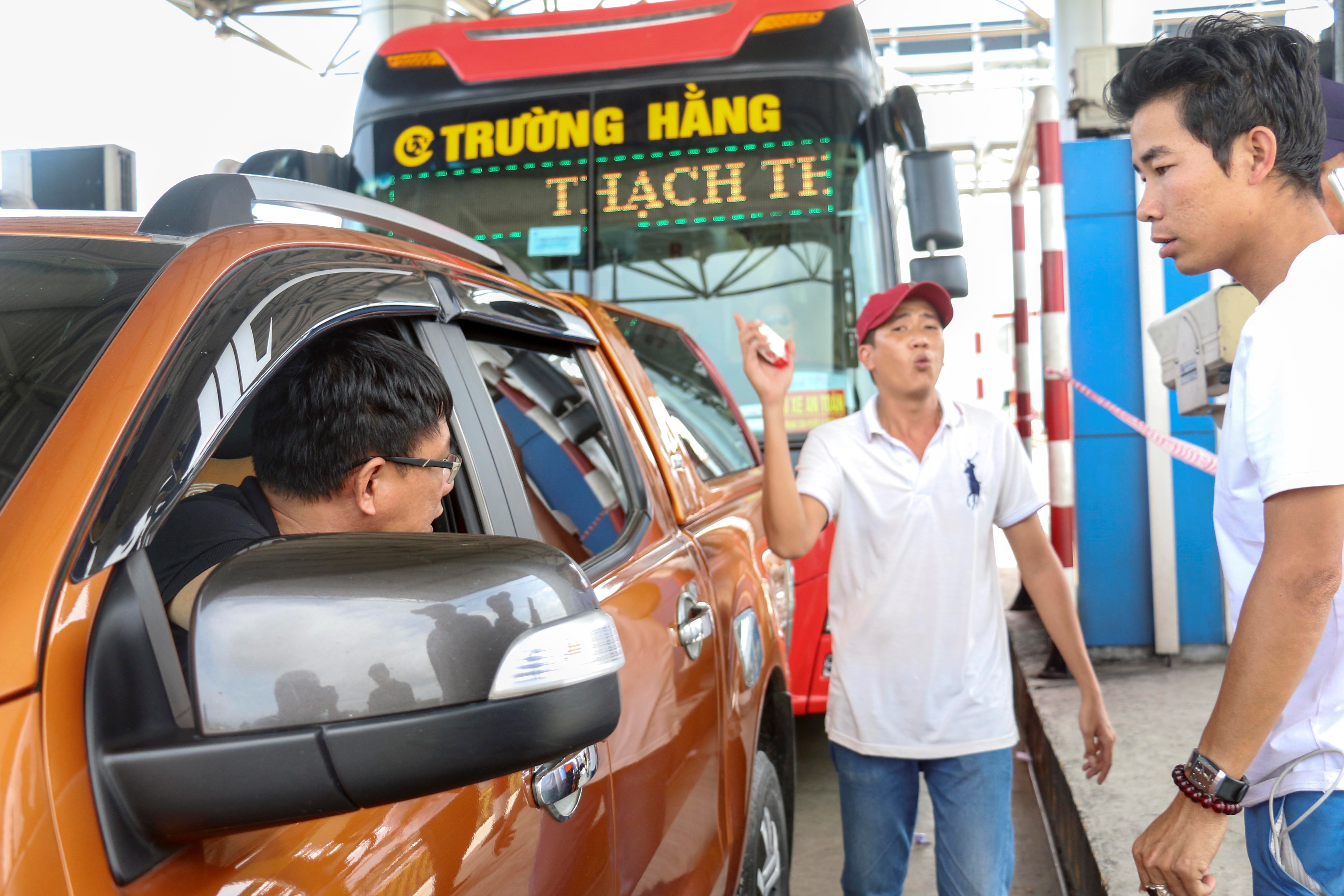 Trạm thu phí cách 70 km ảnh 1 Tram thu phi cach 70 km anh 1