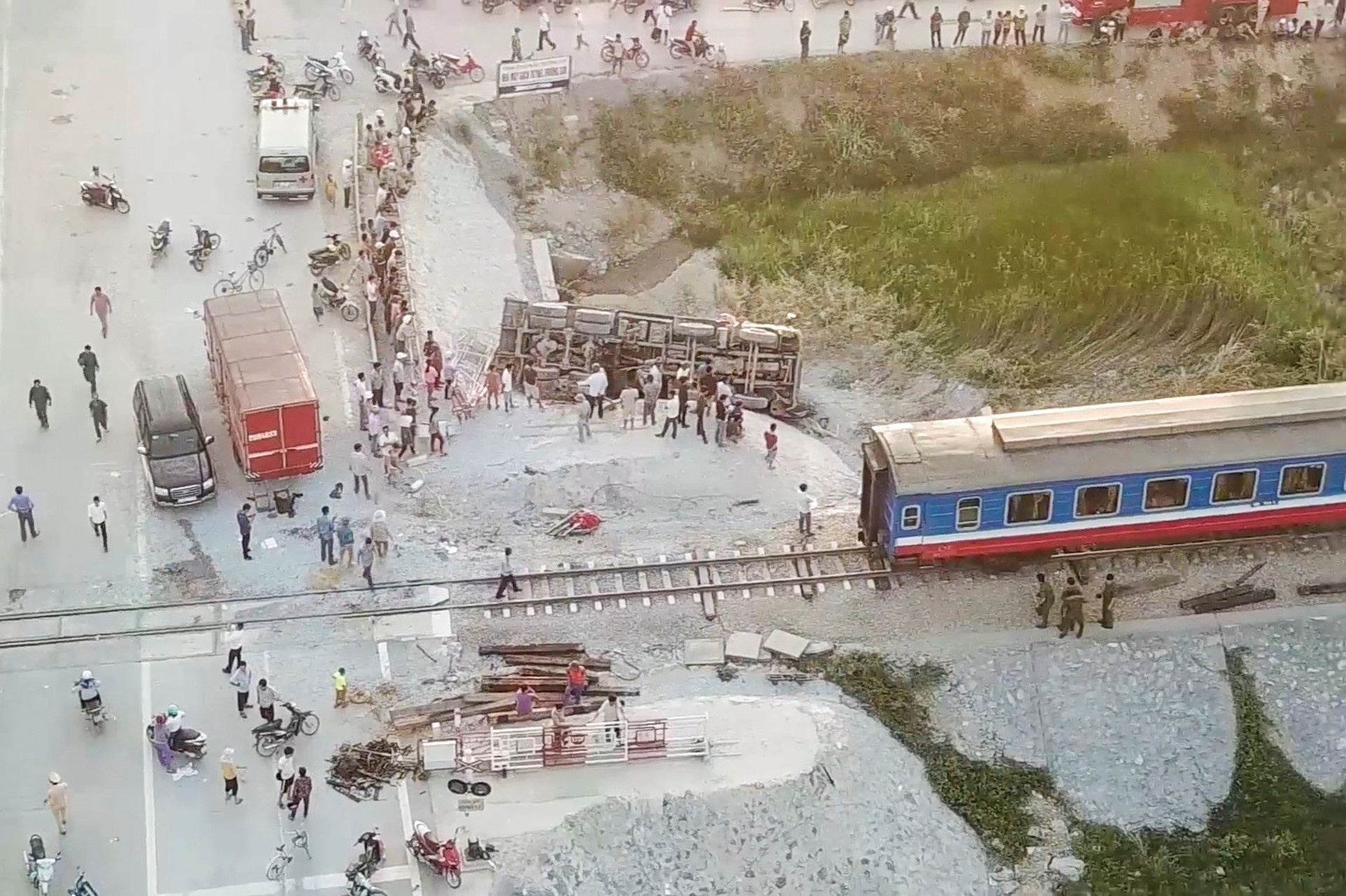 Nghi van chan tau chua ha trong vu tai nan tau hoa o Thanh Hoa hinh anh