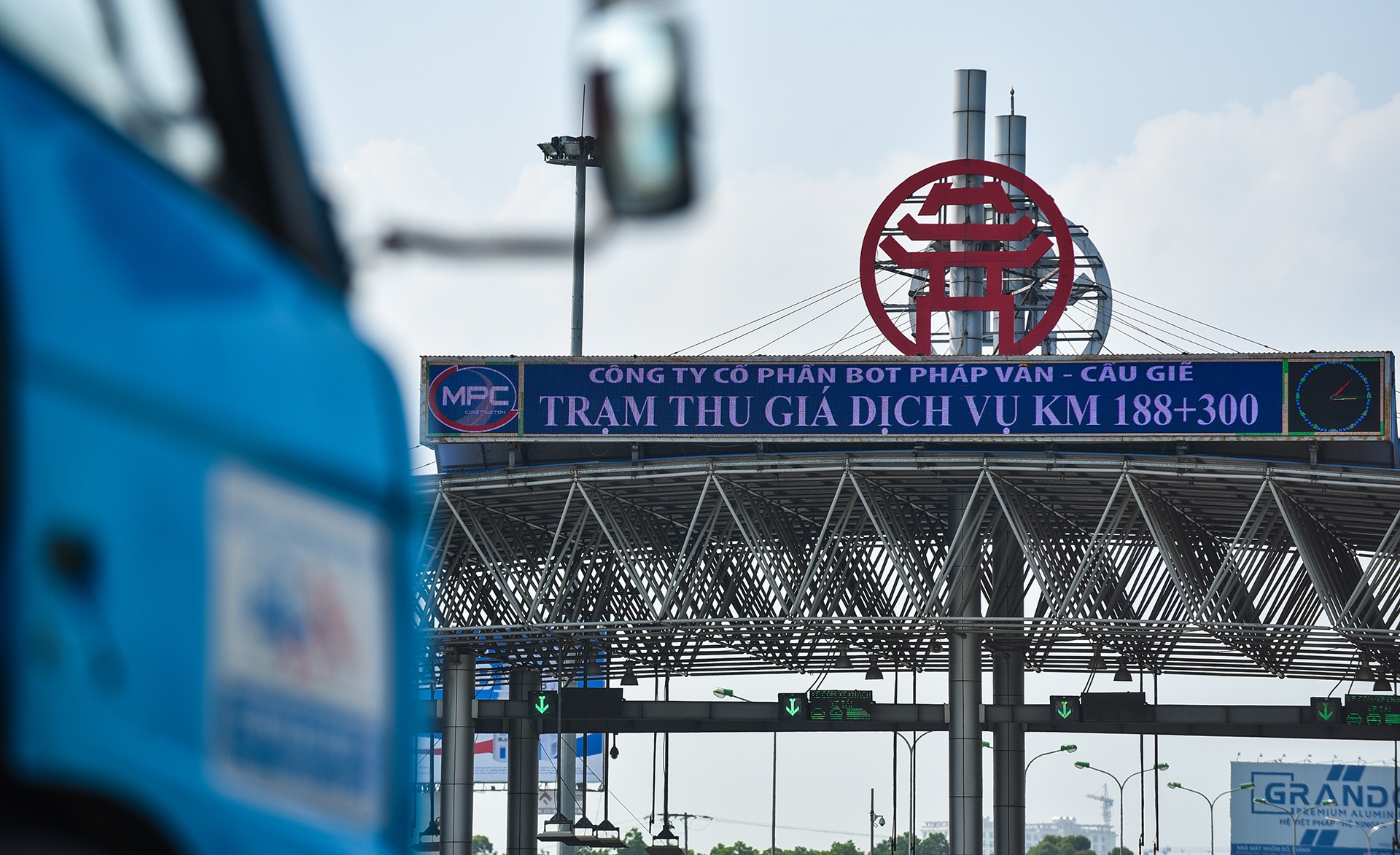 Tram thu gia va the tien thoai luong nan cua Bo truong The hinh anh
