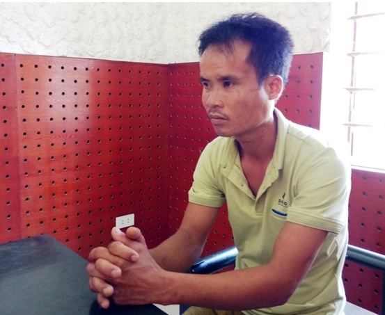 Sat hai vo tren giuong ngu vi nghi ngoai tinh hinh anh