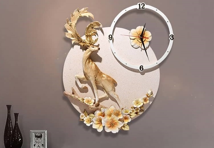 Tao diem nhan cho khong gian noi that bang dong ho treo tuong hinh anh