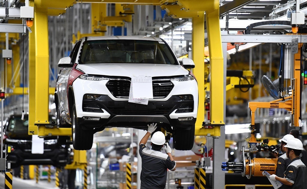 Video - Truyen hinh Thuy Si dua tin ve VinFast hinh anh