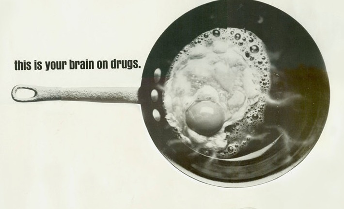 Video - Doan quang cao 'This is your brain on drugs' hinh anh