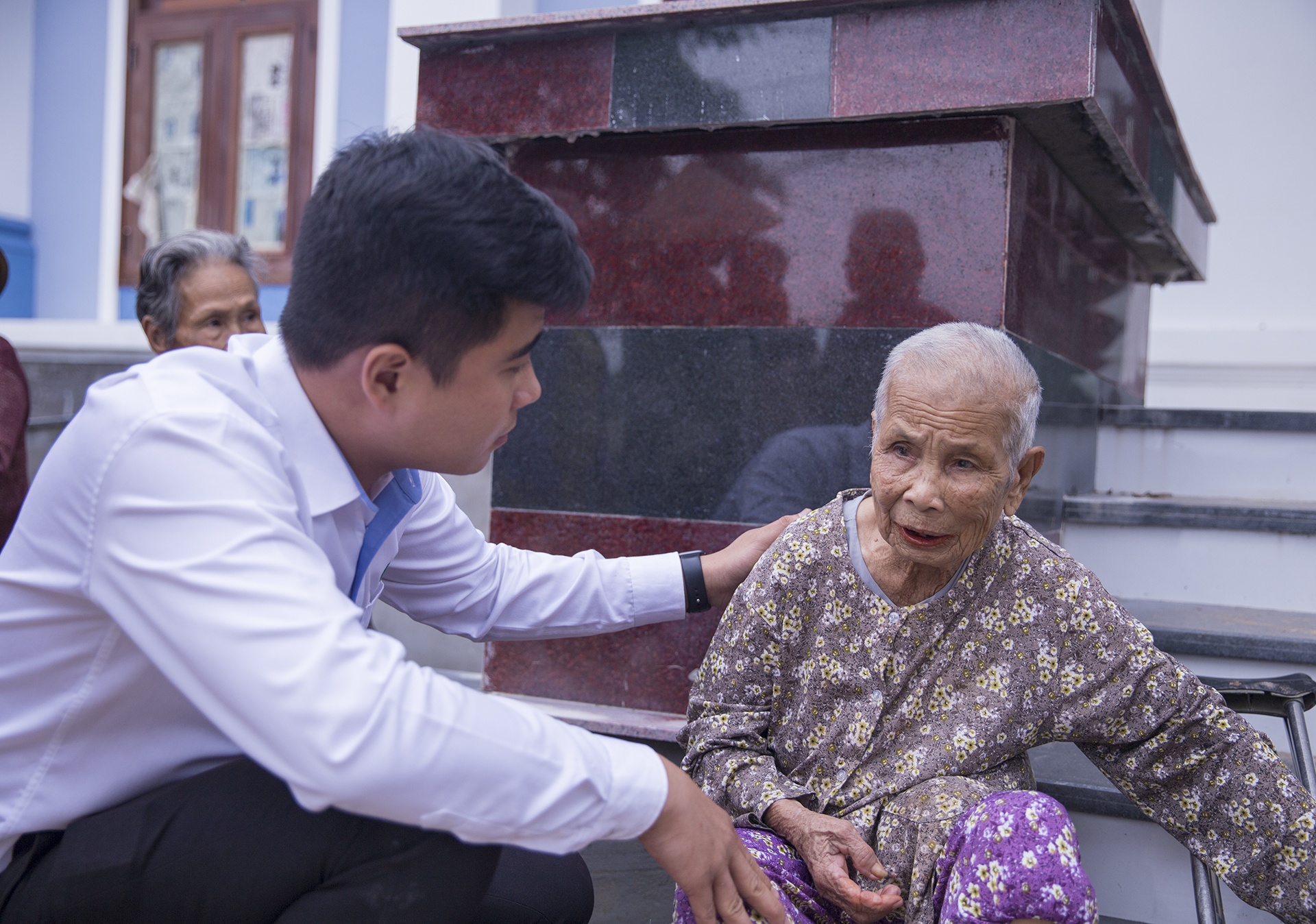 Luon dong hanh cung mien trung than yeu anh 3