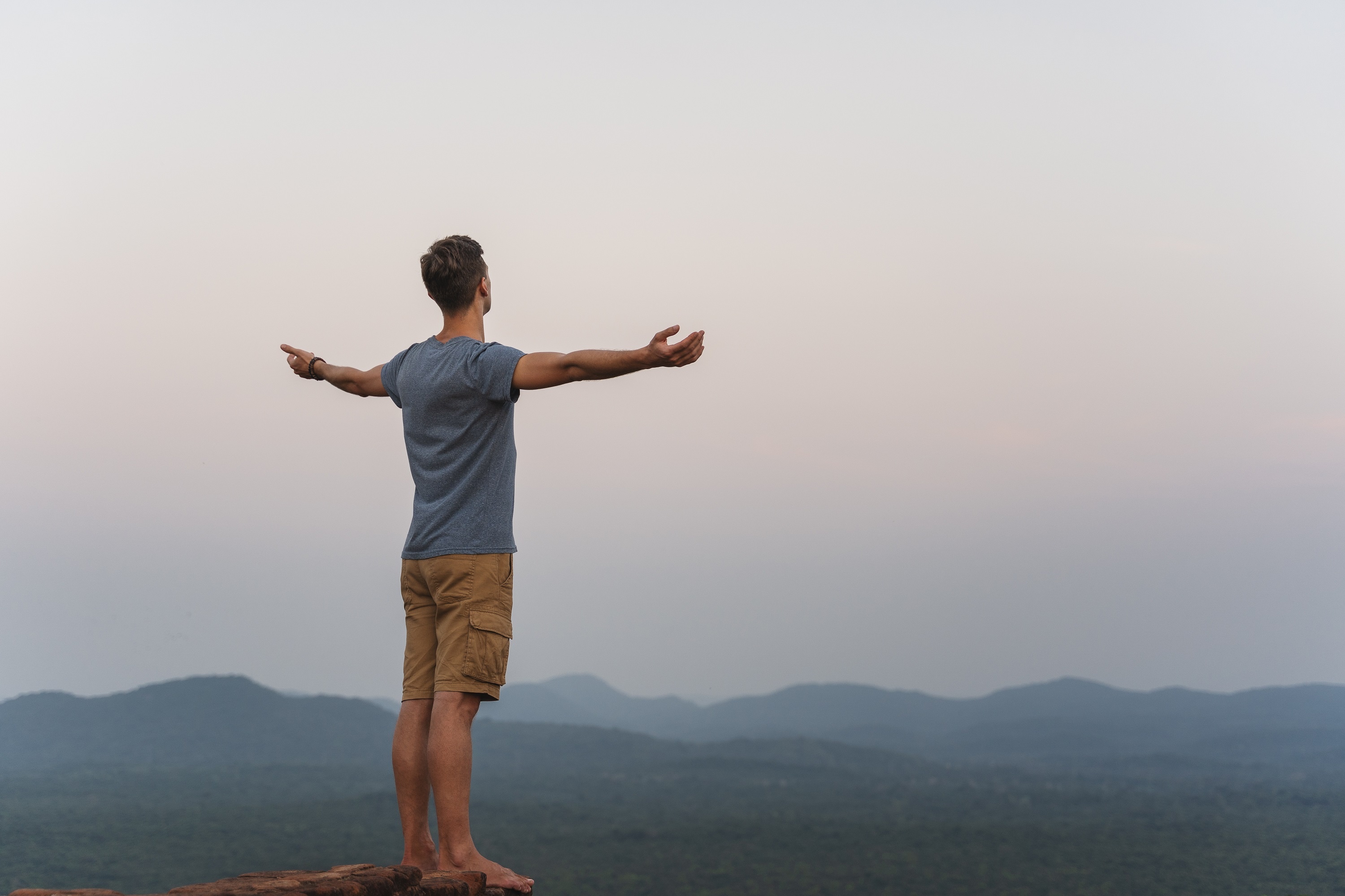 Dai dich khong khien nguoi tre chun buoc hinh anh