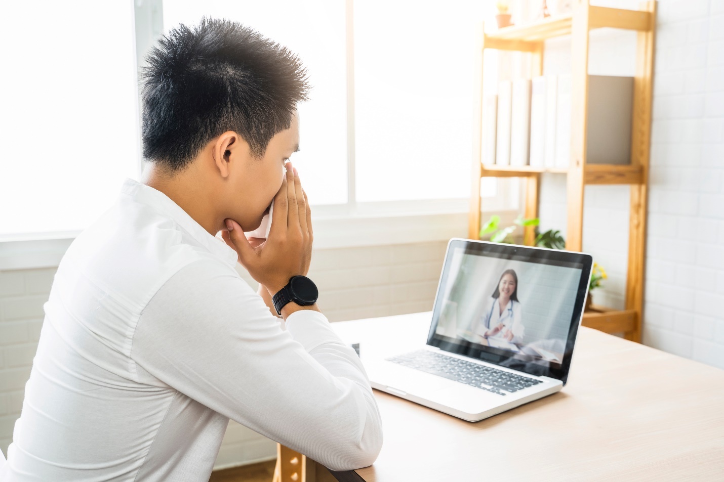 Talentnet,  giu chan nhan vien anh 2