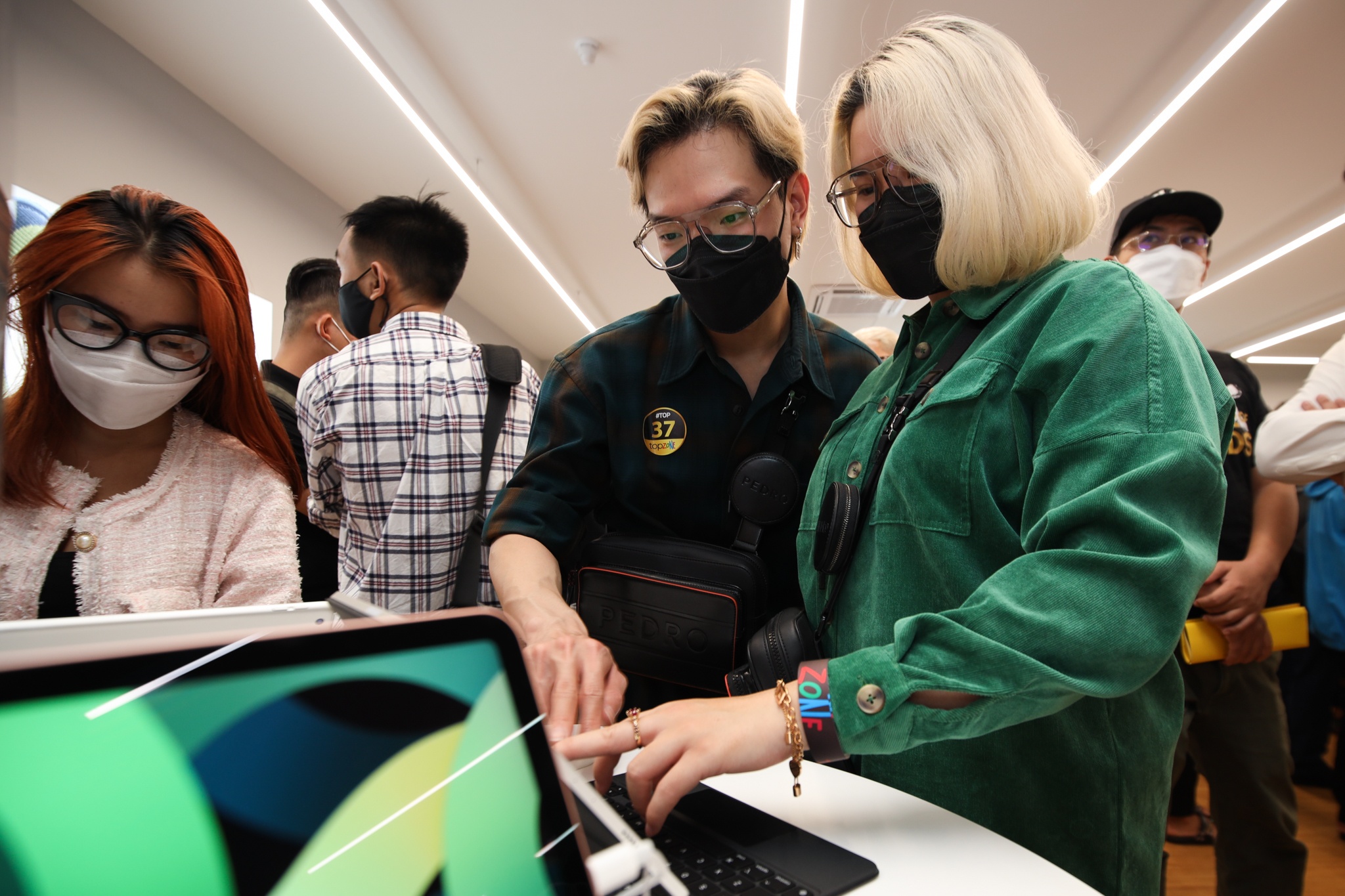 The Gioi Dong,  iPhone anh 5