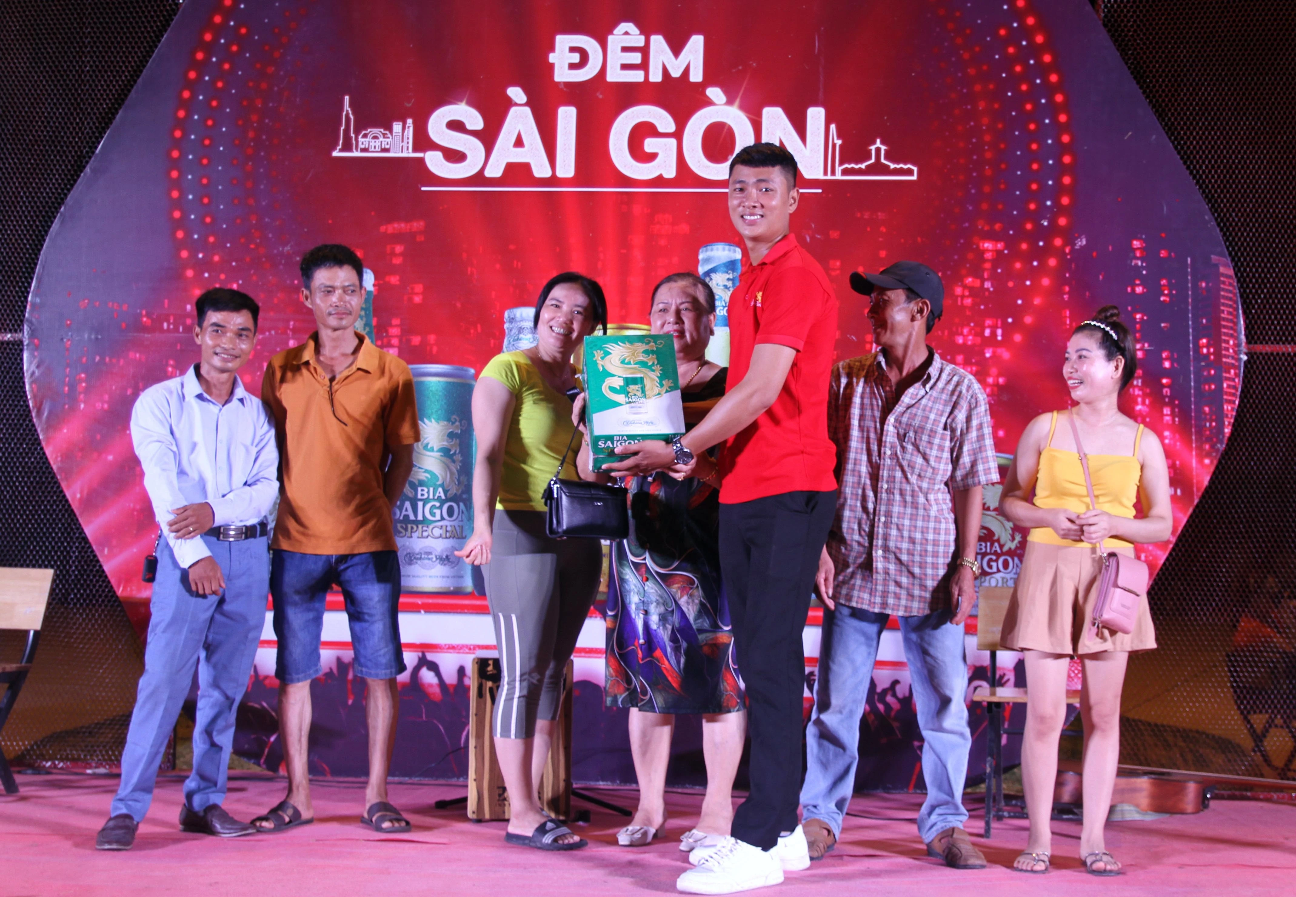 nhip song ve dem,  du lich anh 8