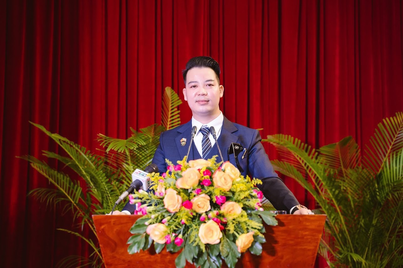 Doanh nhan Vo Van Phap lot top 10 Nha lanh dao tieu bieu Asia hinh anh