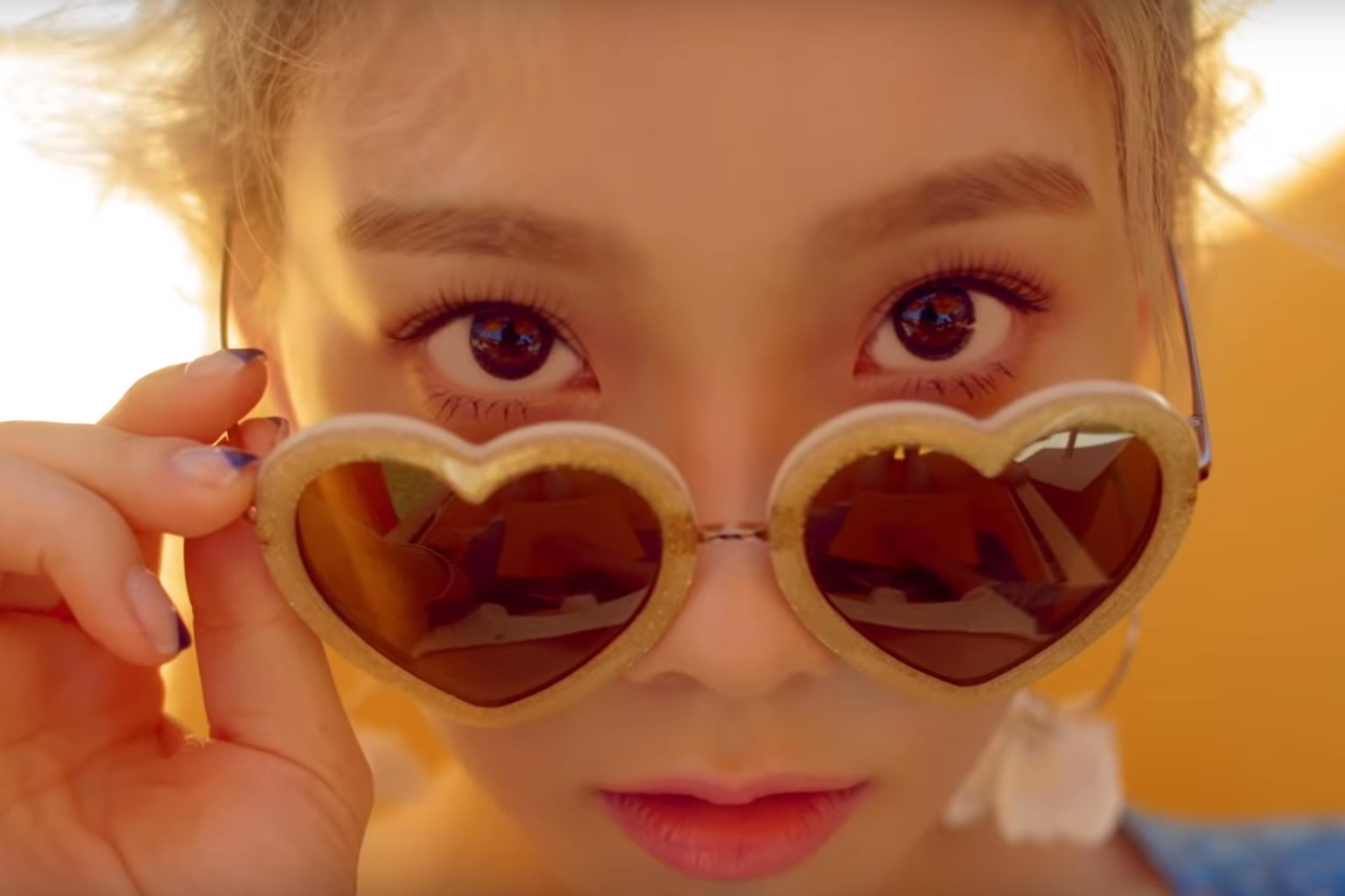 trang phuc he anh 13