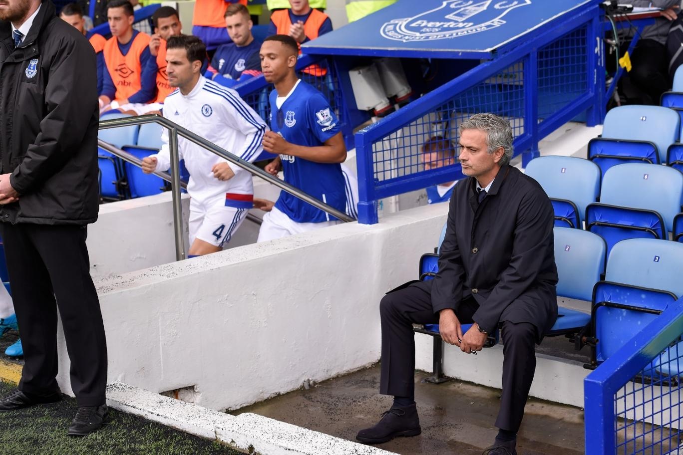 50 sac thai va loi thoat cho Mourinho hinh anh