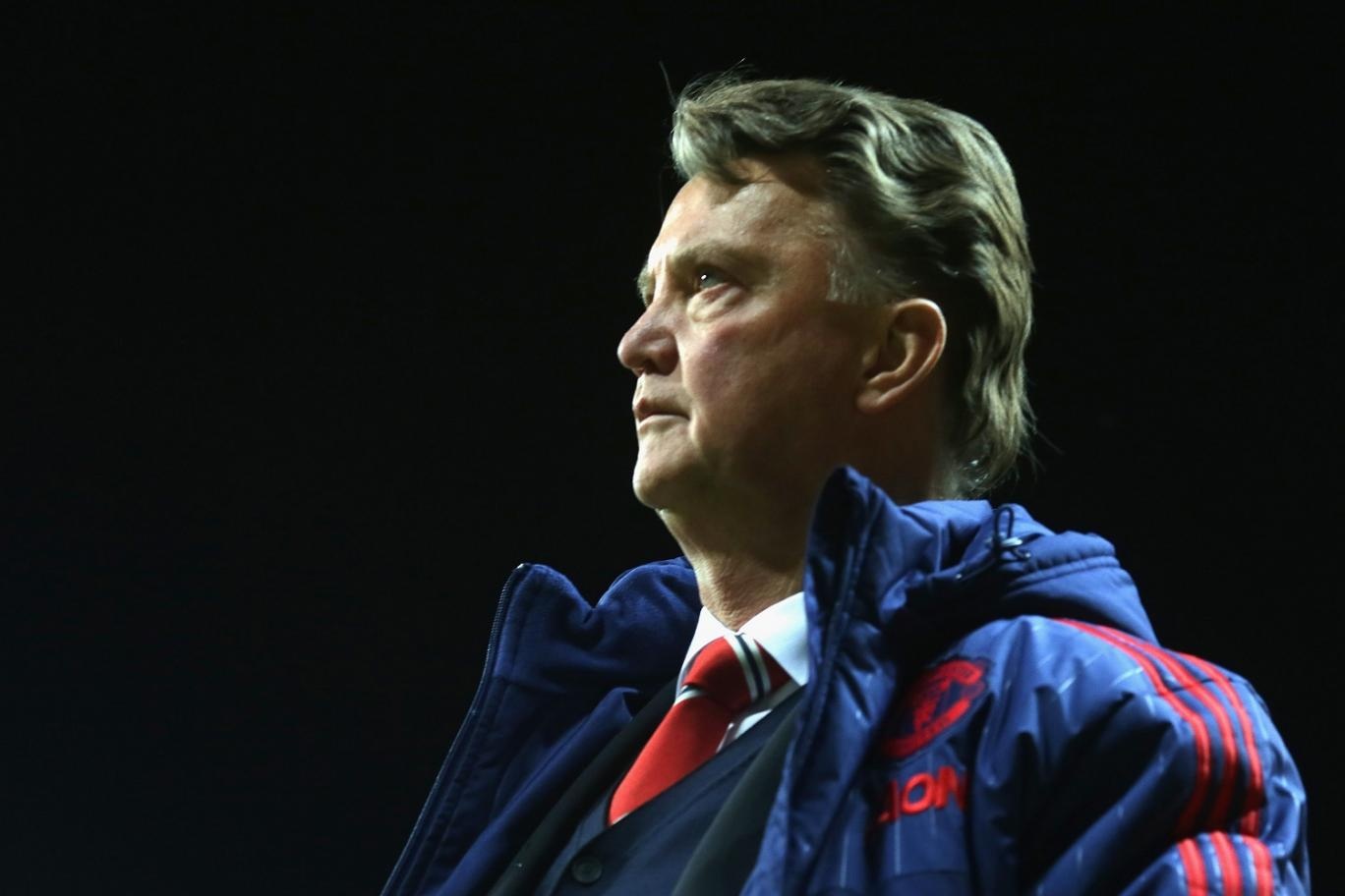 Cau thu MU khong muon da de lat do Van Gaal? hinh anh